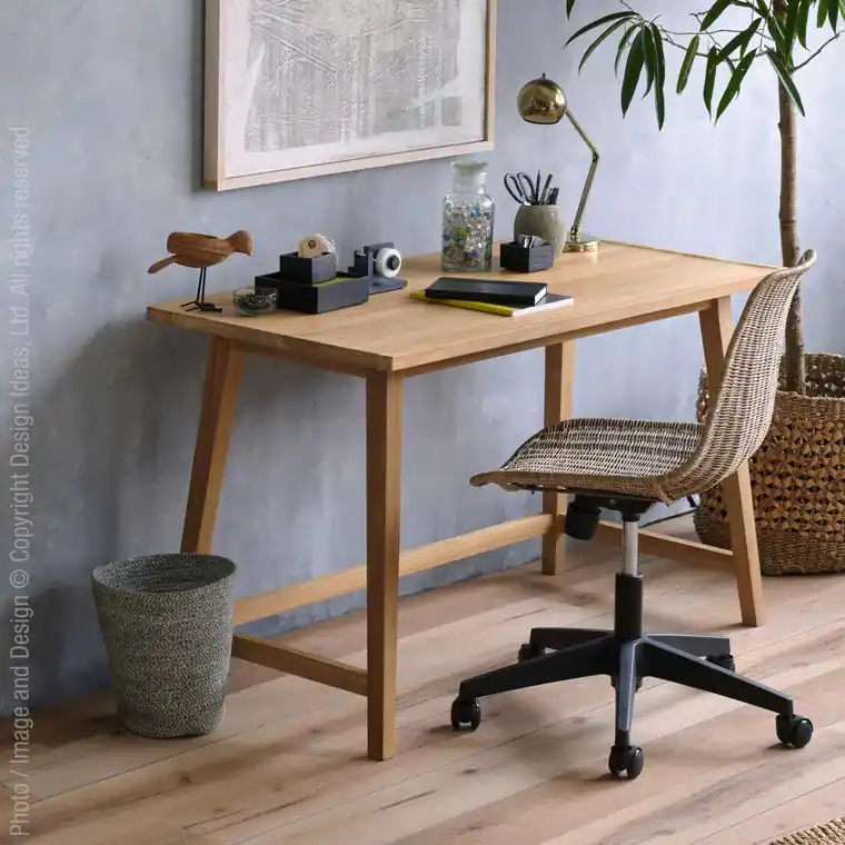 Budget Takara Desk By Texture Designideas